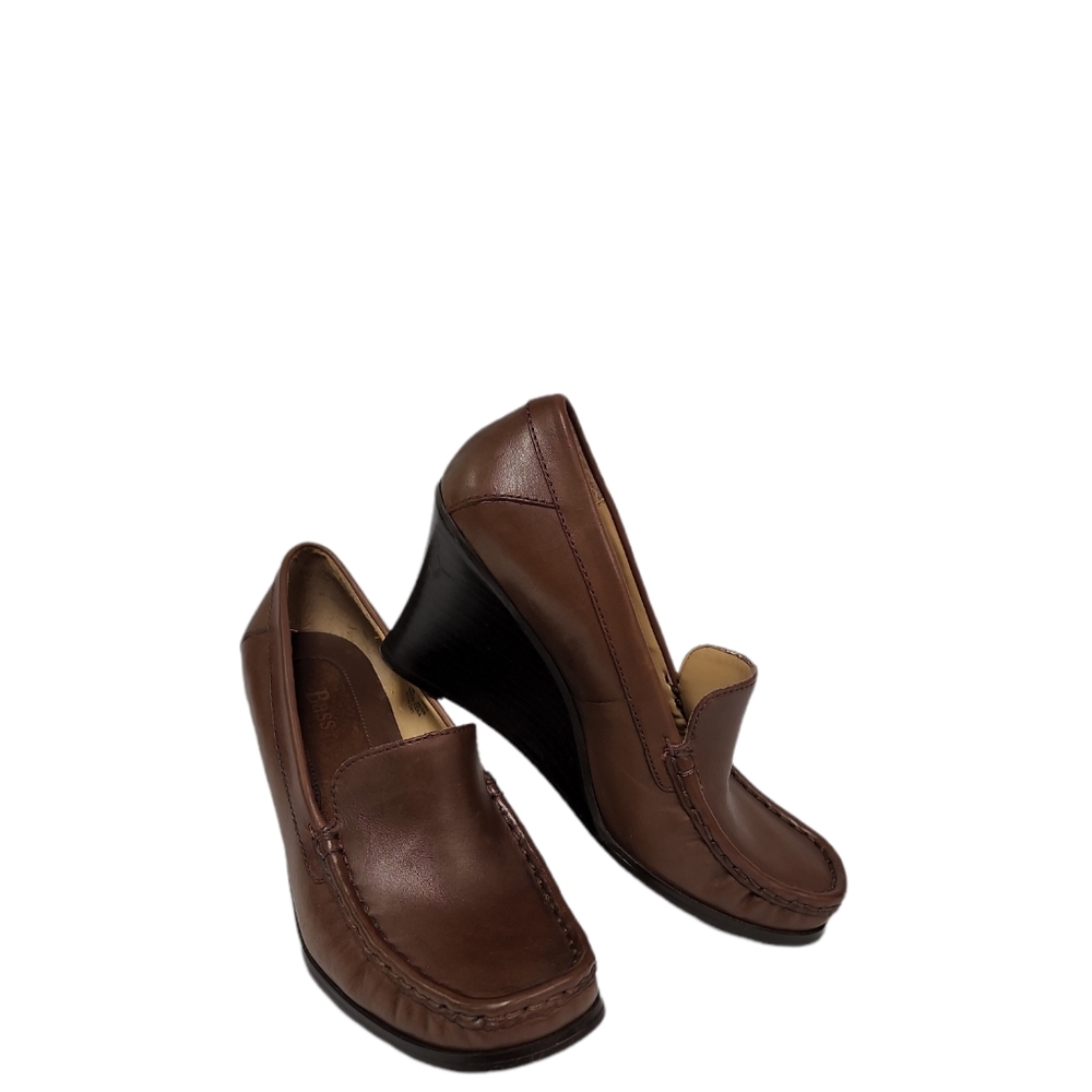 Bass Women's 3" Wedge Slip on Leather Shoe Size 7